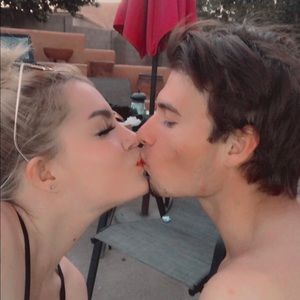 Meet your Posher, Vallen